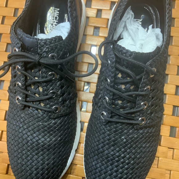 Michael Kors Sneaker Sale$$$ - Picture 2 of 3